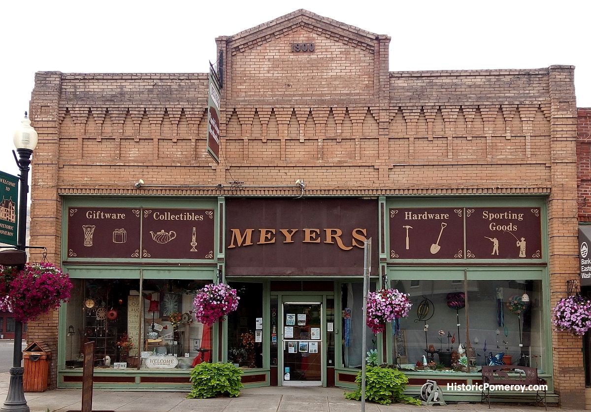 Meyers storefront, July 2021