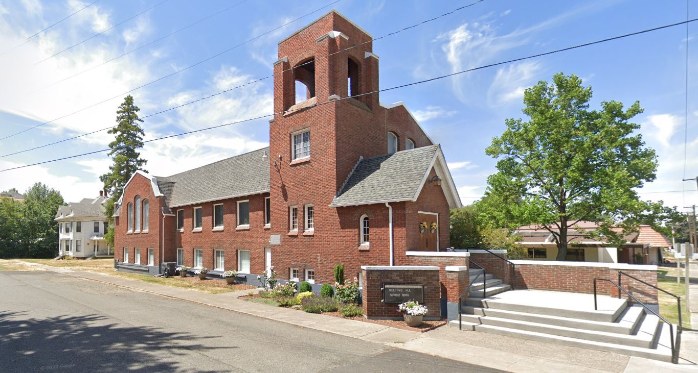 View of Pomeroy United Methodist Church from 8th Street